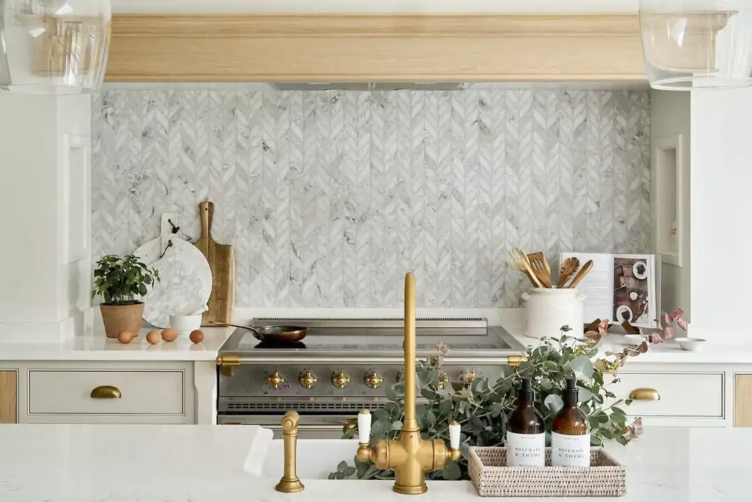 leaf pattern marble mosaic tile kitchen backsplash Renovating Journey Interiordesign  1
